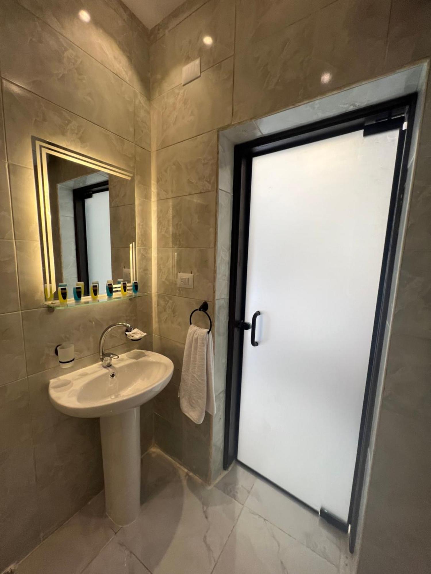 New Glamour Pyramids Hotel Kafret el-Gabal Extérieur photo